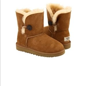 Bailey button UGG boot